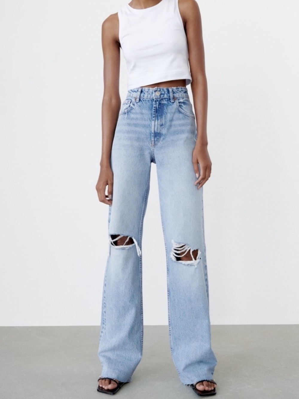 Zara High-Rise Wide-Leg Ripped Jeans in Light Wash - Size US 2 / EU 34